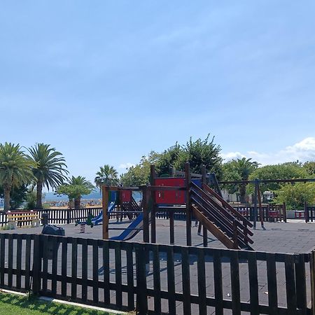 Medusa Beach Apartment, Ασπροβάλτα Εξωτερικό φωτογραφία